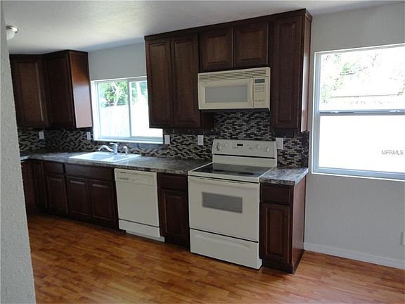 5th image of 1356 Friend Ave