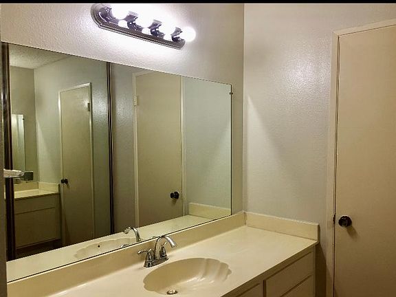 4th image of 360 S Euclid Ave Unit 330