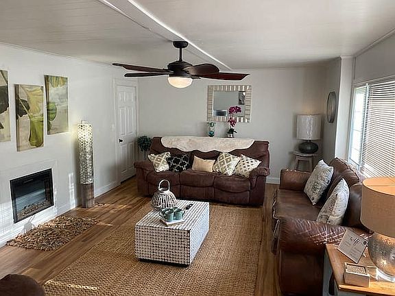 Main house livingroom