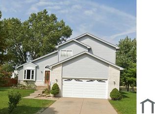 5216 Pine Trail Cir, Plainfield, IL 60586