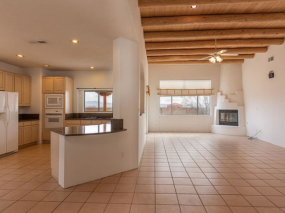 4th image of 4900 Mikell Ct NW