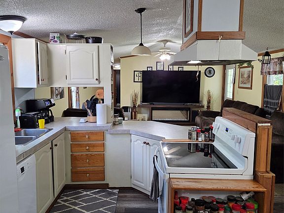 4th image of E9745 10th Avenue