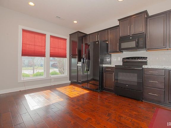 5th image of 4844 Stables Dr
