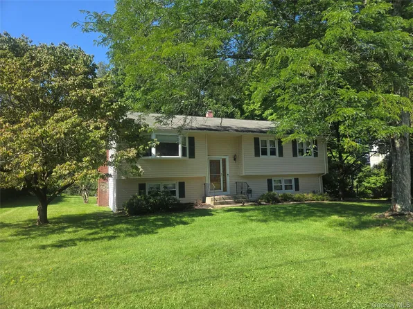5 McGarrah Road, Monroe, NY 10950