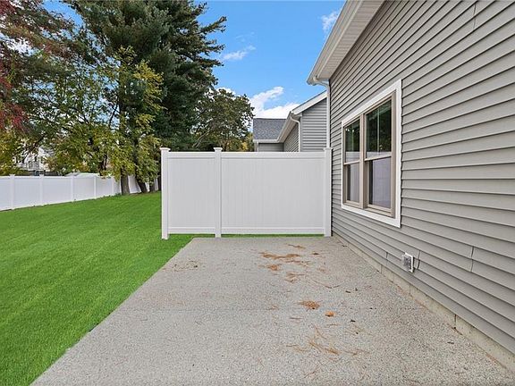 4th image of 4 Blossom St Unit 70