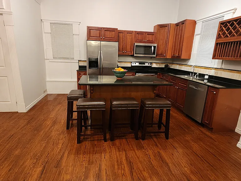 21 Ash St #4 — Photo 2