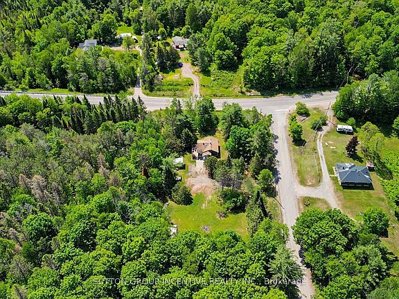 4th image of 1014 Scotts Dam Rd