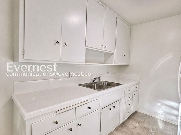 2nd image of 1261 E 1st St APT 5