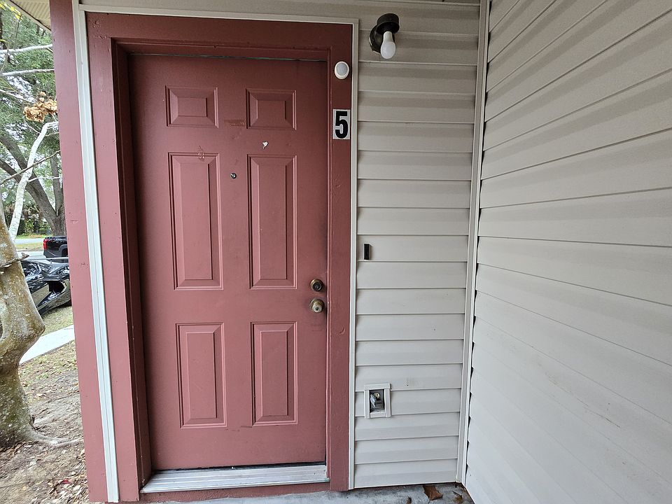 1st image of 308 W Crescent Dr APT 5