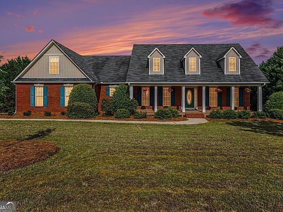 2nd image of 604 Windermere Ct