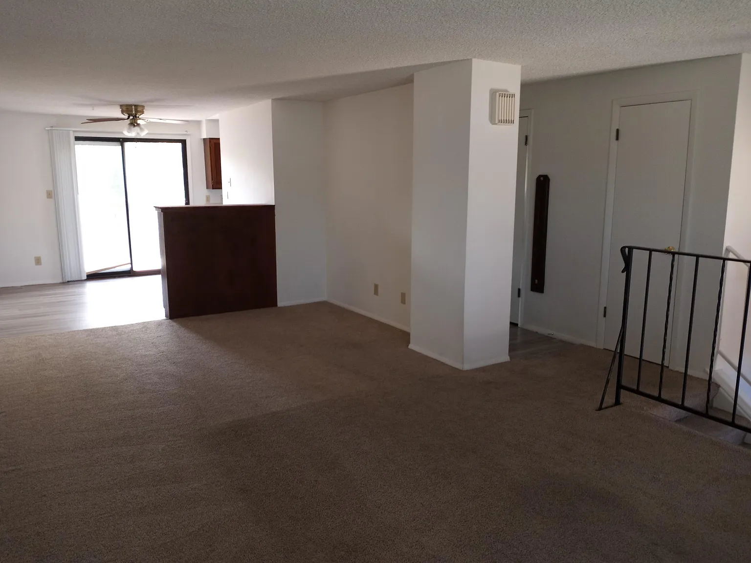 2 bed, 1.5 bath, 1300 sqft, $1,900 — Photo 3