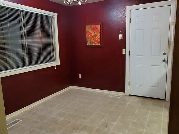 4th image of 8960 Pembrook Dr