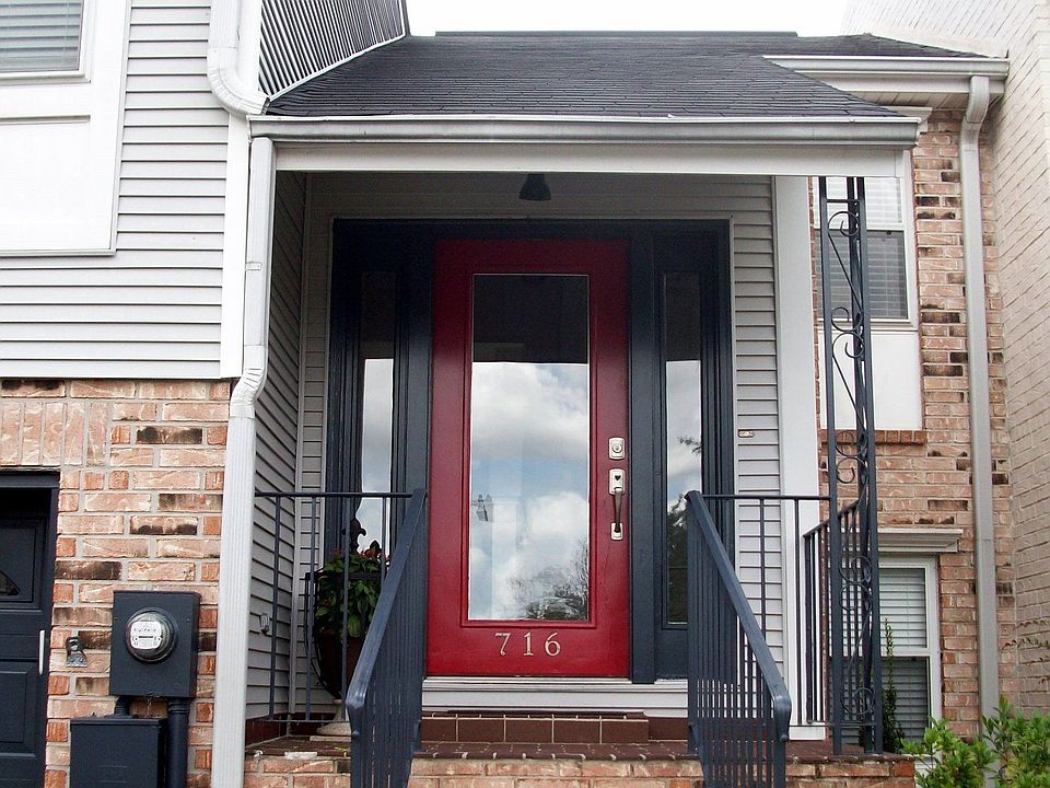 1st image of 716 Old Metairie Pl
