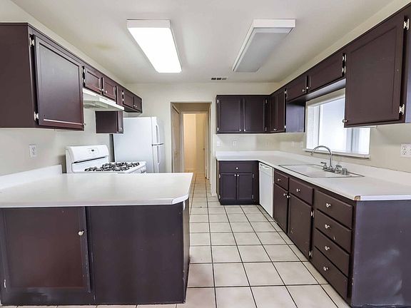 2nd image of 6833 Coral Rock Dr