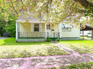 18 Petrossi Dr, Rochester, NY 14621