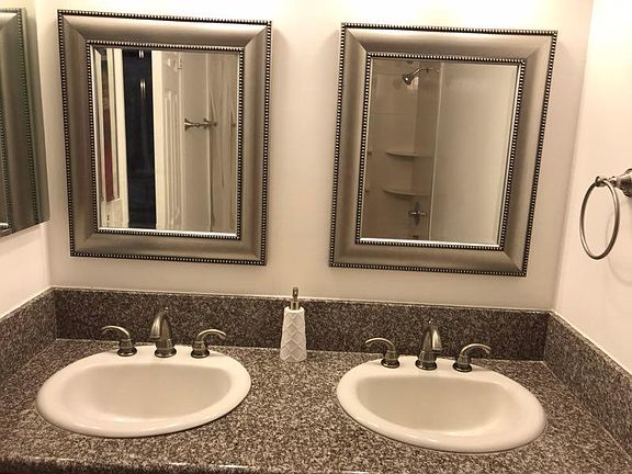 4th image of 413 Hawthorne St APT 303