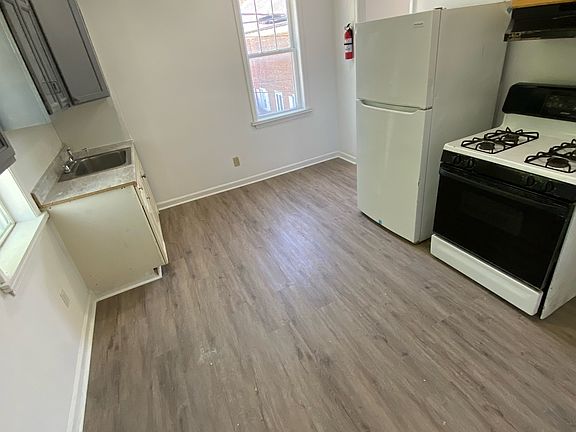 4th image of 196-198 E Broadway #11570878