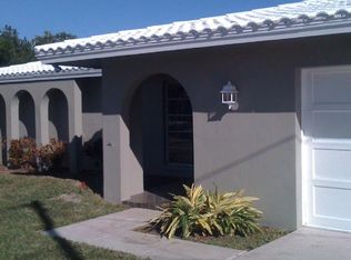 583 Johns Pass Ave, Madeira Beach, FL 33708