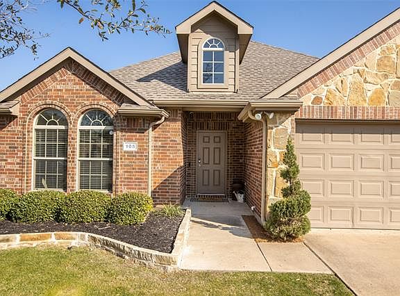 3rd image of 105 Lacy Oak Ln