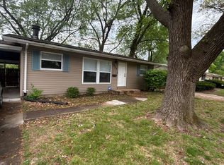 1020 Rogers Ln, Florissant, MO 63033