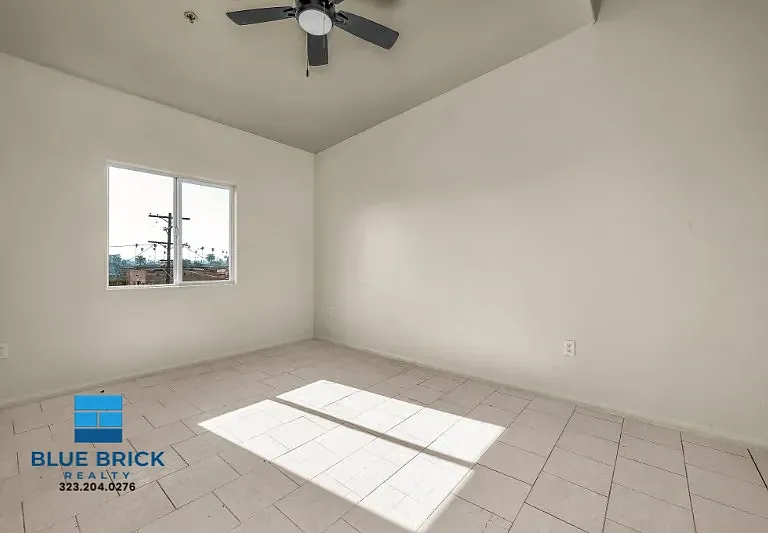 5869 S Figueroa St #3 — Photo 19