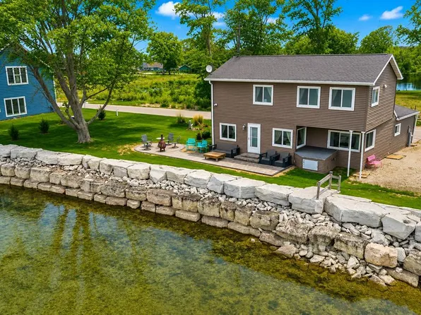3904 Sand Bay Point Rd, Sturgeon Bay, WI 54235