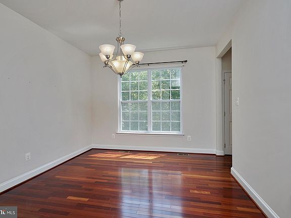 5th image of 23276 Daffodil Dr