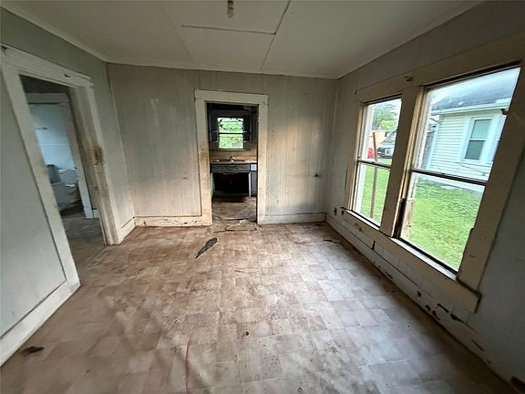 5th image of 845 13th St