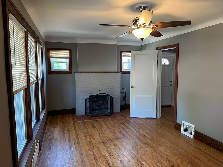 21822 Lakeview St #1 — Photo 7