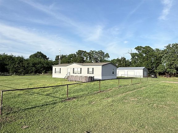 3rd image of 198 Railroad Dr