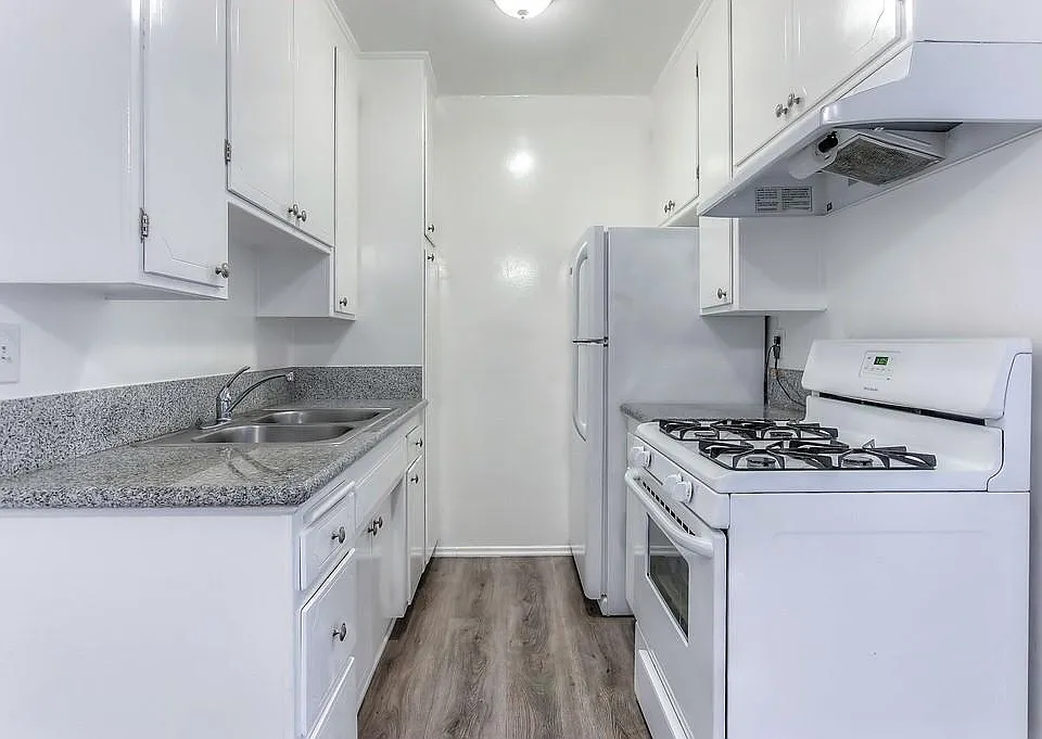 1628 S. Westgate Ave