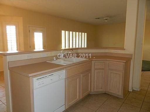 5th image of 2532 Woodson Ave