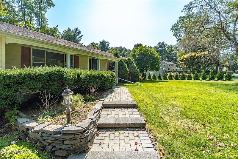 2nd image of 17 Sweet Brier Drive