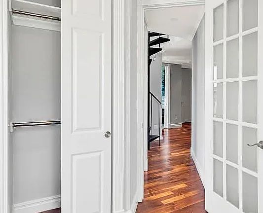 5th image of 1590 Lexington Ave APT 25