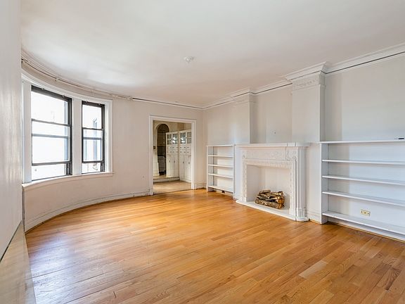 3rd image of 1765 E 55th St #E5