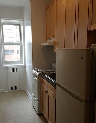 4th image of 7272 112th St APT 3C