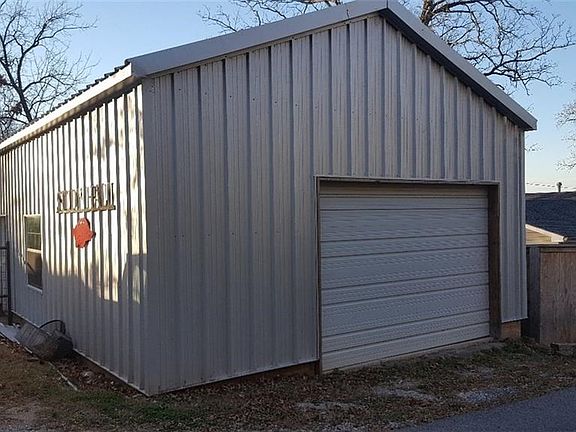2nd image of 926 N Garland Ave