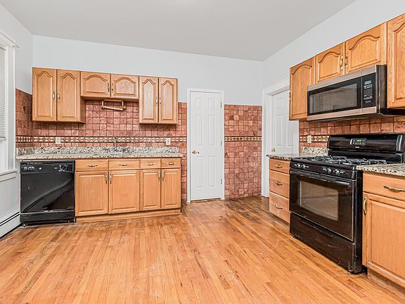 3rd image of 57 Clinton Pl #2
