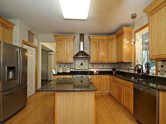 2nd image of 979 Earley Lake Pl