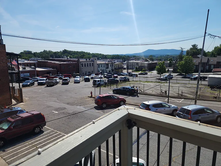 135 W Union St — Photo 33