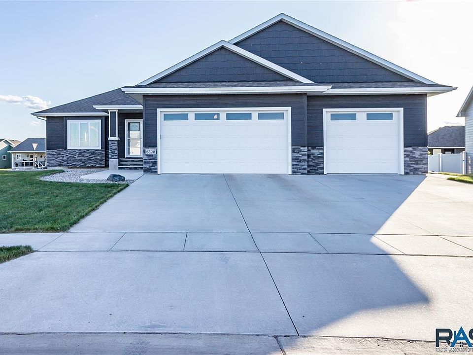 1st image of 6309 S Badlands Ct