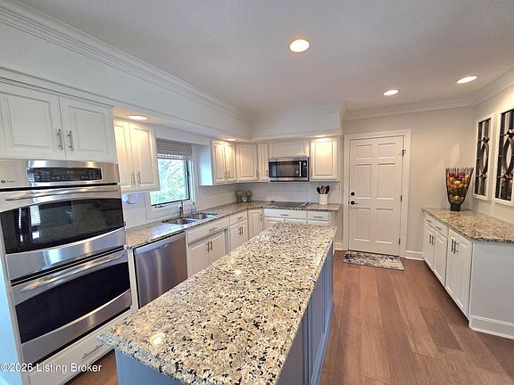 3rd image of 502 Lake Forest Pkwy