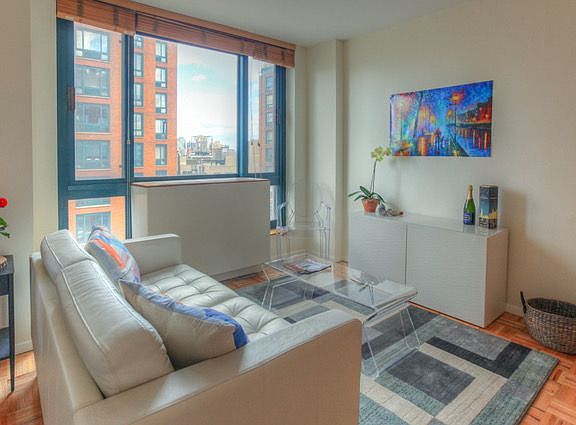 5th image of 1 Irving Pl APT U17h