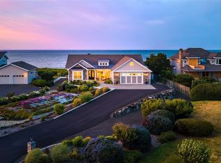 33 E Seashore Ln, Sequim, WA 98382