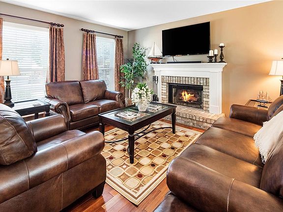 4th image of 16904 Hickory Crest Dr