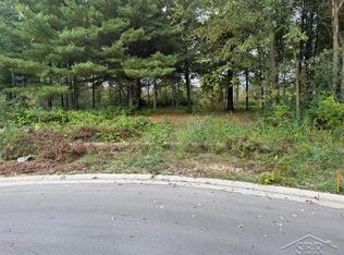 6210 Evergreen Ct, Midland, MI 48642