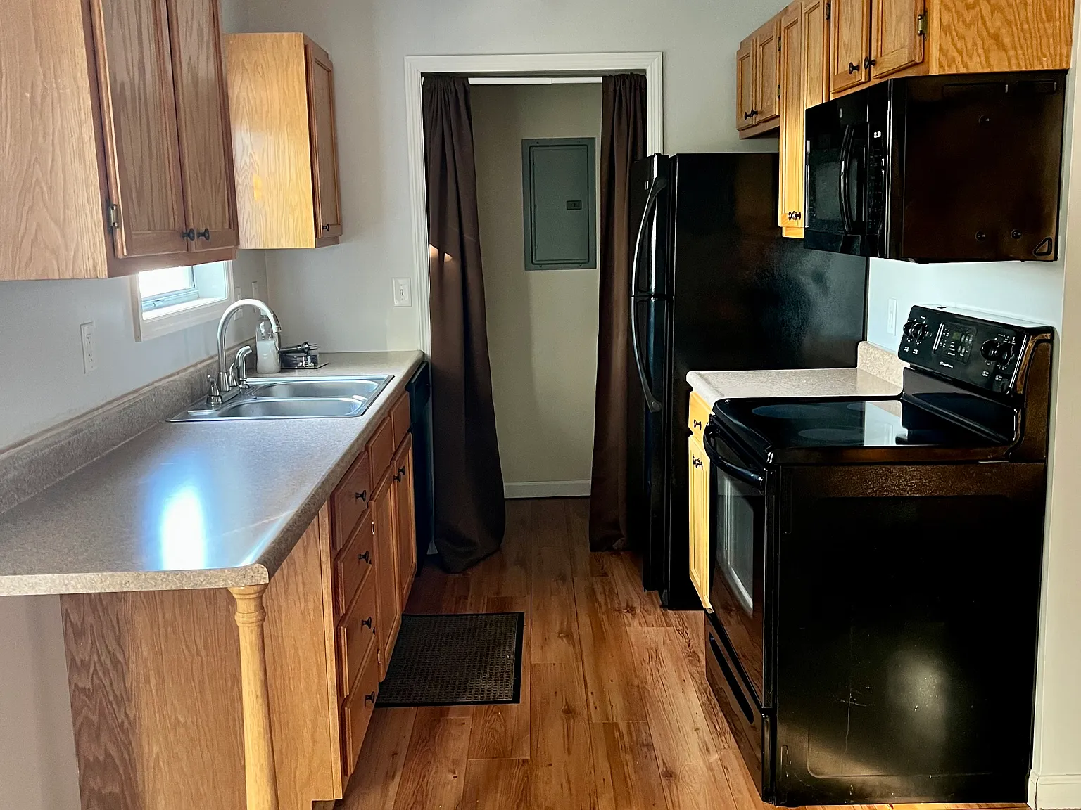 2 bed, 1019 sqft, $1,425 — Photo 2