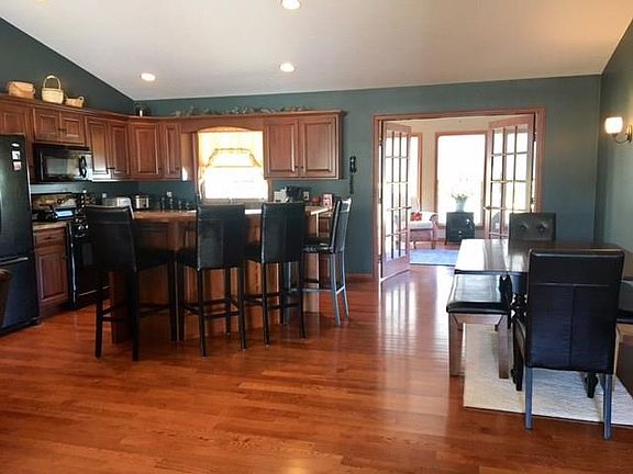 5th image of 610 Stone Meadow Cir