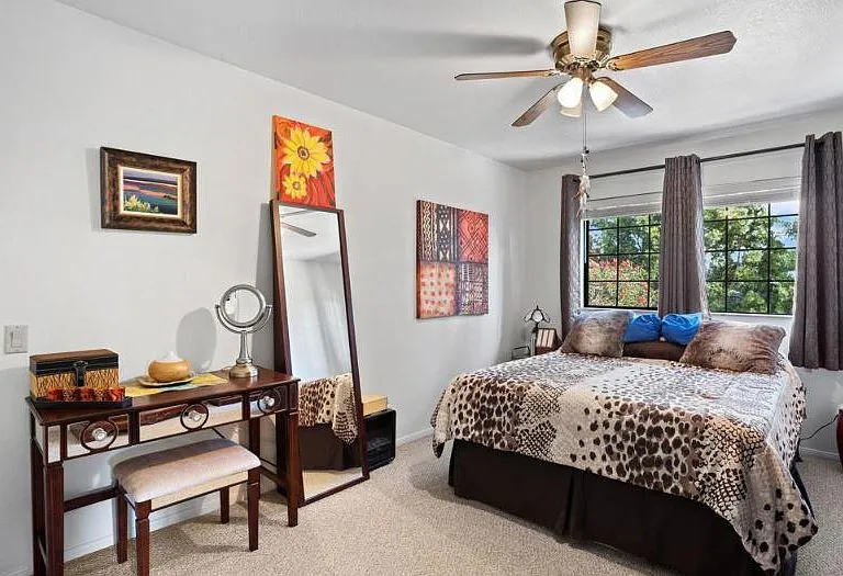 1921 Somerset Ave #1921 — Photo 5