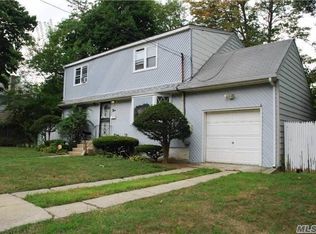 5 Oswald Pl, Roosevelt, NY 11575